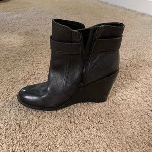 Arturo Chiang: Black wedge booties